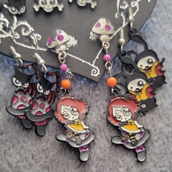 Ruby Gloom Earring Set - Picture 3 of 7